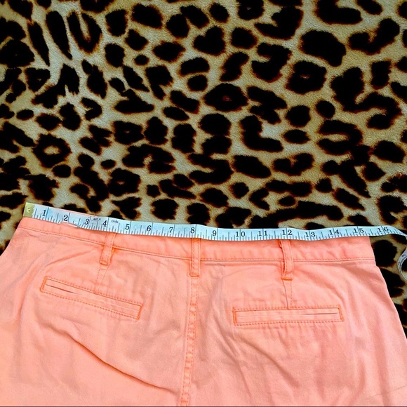 Express Shorts - Picture 5 of 7